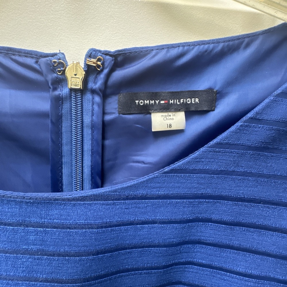 Tommy Hilfiger Dress Sleeveless Women's Size 18 Blue Stripe Fit & Flare Lines - Picture 2 of 13